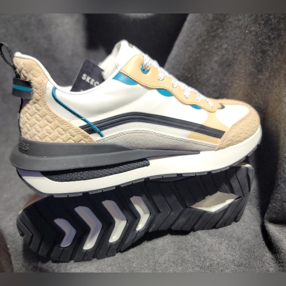 DVF x Skechers Suede Lace-Up Sneakers - Picture 3 of 6